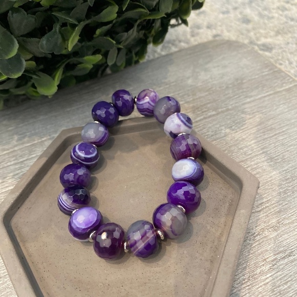 Handmade Canadian Purple Agate Stretch Bracelet - Picture 1 of 2